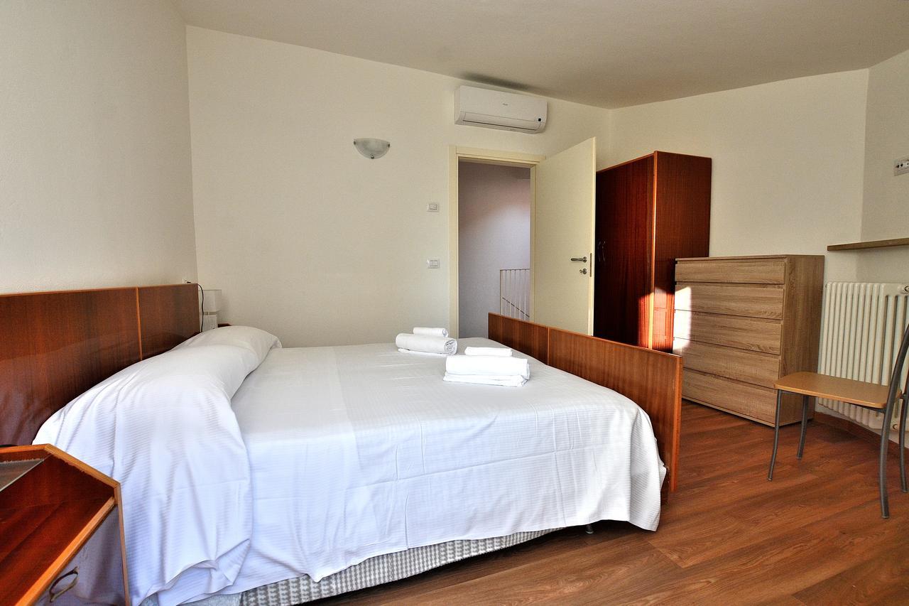 Apartment Del Pescatore Torri Del Benaco Luaran gambar